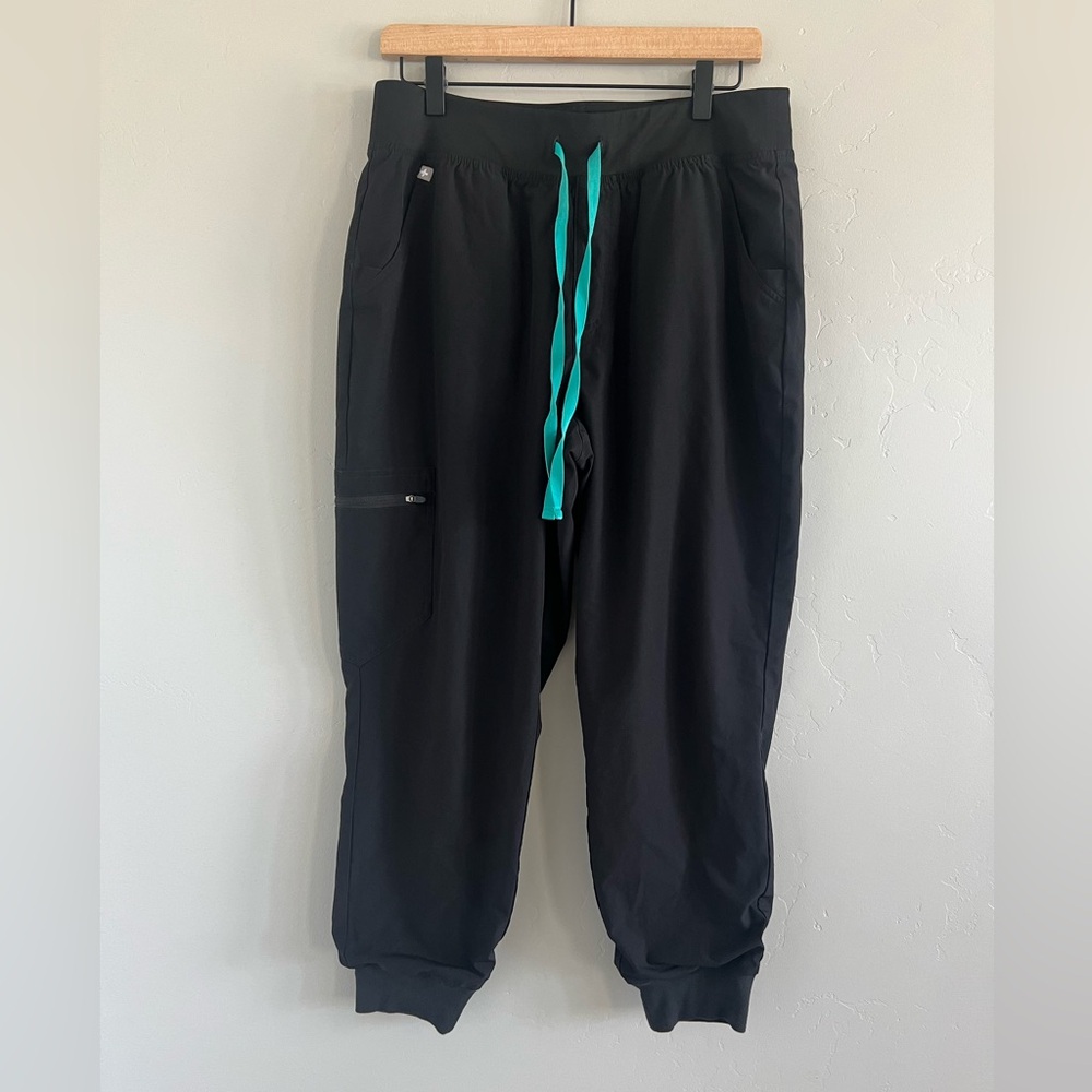 FIGS Technical Collection Jogger Scrubs - Picture 5 of 14